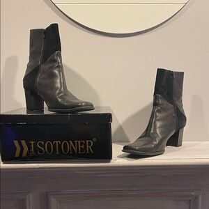 Isotoner Women's Elegant Black Heeled Boots